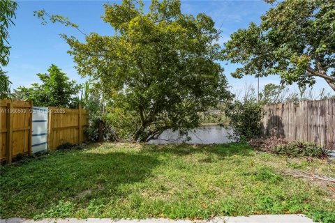 Снять в аренду виллу или дом в Майами-Гарденс, Флорида 2 спальни, 111.48м2, № 2031590 - фото 29