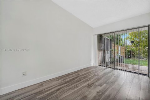 Снять в аренду виллу или дом в Майами-Гарденс, Флорида 2 спальни, 111.48м2, № 2031590 - фото 12