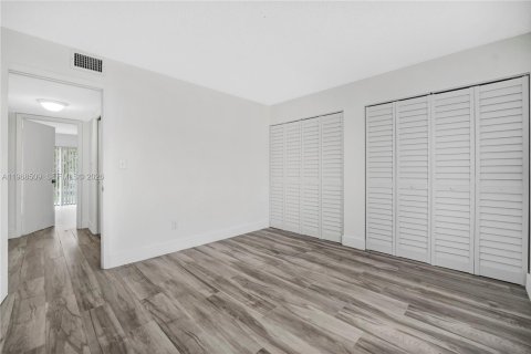 Снять в аренду виллу или дом в Майами-Гарденс, Флорида 2 спальни, 111.48м2, № 2031590 - фото 16