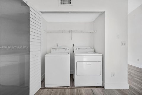 Снять в аренду виллу или дом в Майами-Гарденс, Флорида 2 спальни, 111.48м2, № 2031590 - фото 23