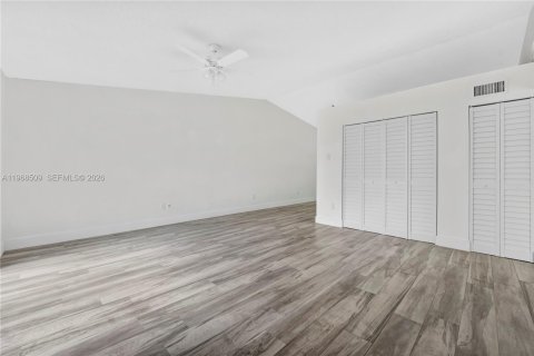 Снять в аренду виллу или дом в Майами-Гарденс, Флорида 2 спальни, 111.48м2, № 2031590 - фото 19