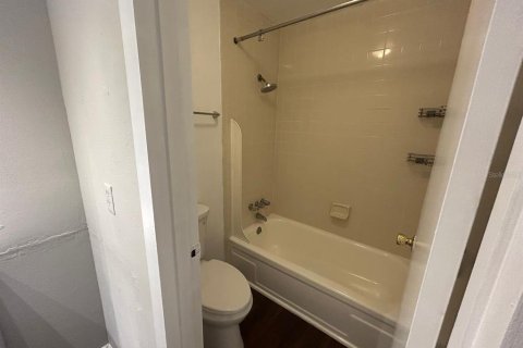 Condo in Gainesville, Florida, 1 bedroom  № 2233014 - photo 10