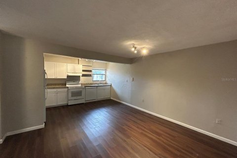 Condo in Gainesville, Florida, 1 bedroom  № 2233014 - photo 3