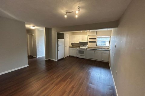 Condo in Gainesville, Florida, 1 bedroom  № 2233014 - photo 4