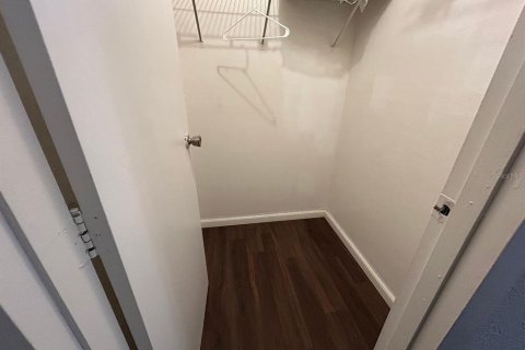Condo in Gainesville, Florida, 1 bedroom  № 2233014 - photo 11