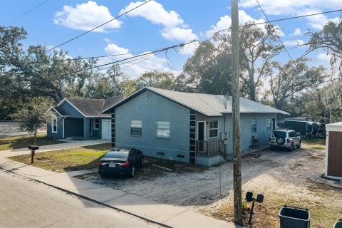 Duplex à Tampa, Floride 4 chambres, 137.87 m2 № 2131308