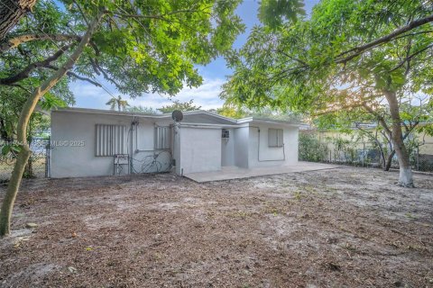 Casa en venta en North Miami, Florida, 3 dormitorios, 105.91 m2 № 1993258 - foto 6