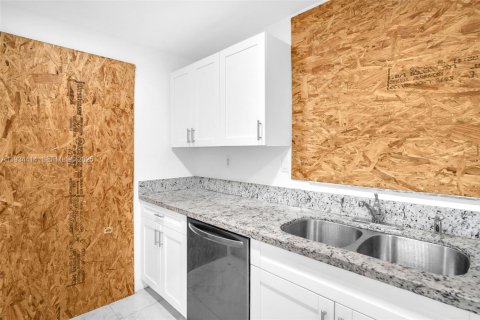 Casa en venta en North Miami, Florida, 3 dormitorios, 105.91 m2 № 1993258 - foto 21