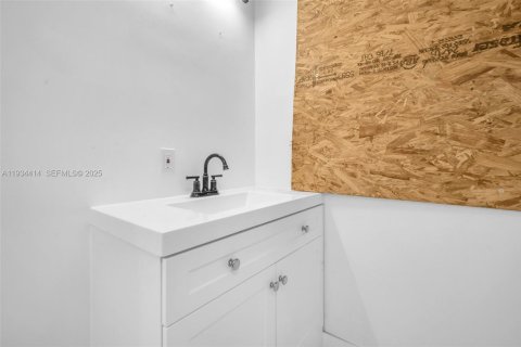 Casa en venta en North Miami, Florida, 3 dormitorios, 105.91 m2 № 1993258 - foto 26