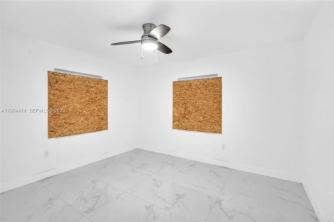 Casa en venta en North Miami, Florida, 3 dormitorios, 105.91 m2 № 1993258 - foto 17