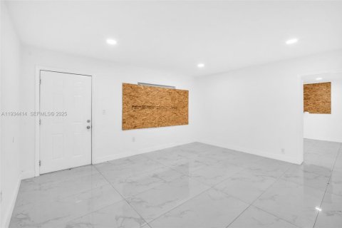 Casa en venta en North Miami, Florida, 3 dormitorios, 105.91 m2 № 1993258 - foto 10