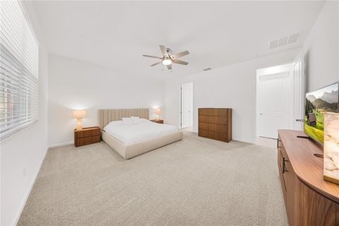 House in MERIDIAN PARKS in Orlando, Florida 5 bedrooms, 286.7 sq.m. № 2167446 - photo 25