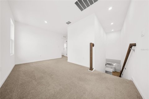 House in MERIDIAN PARKS in Orlando, Florida 5 bedrooms, 286.7 sq.m. № 2167446 - photo 29