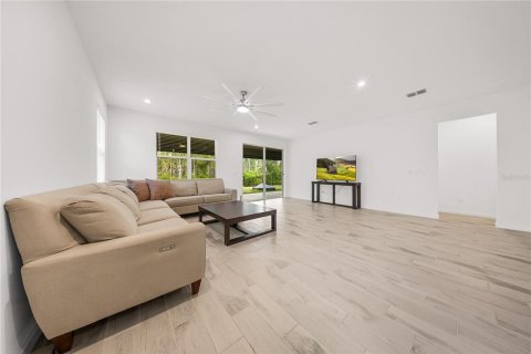 House in MERIDIAN PARKS in Orlando, Florida 5 bedrooms, 286.7 sq.m. № 2167446 - photo 17