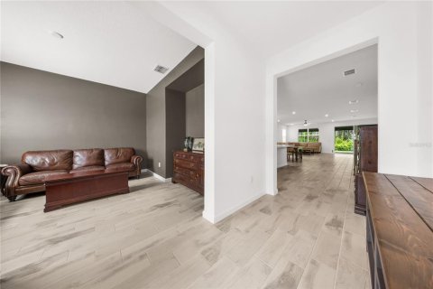 House in MERIDIAN PARKS in Orlando, Florida 5 bedrooms, 286.7 sq.m. № 2167446 - photo 8