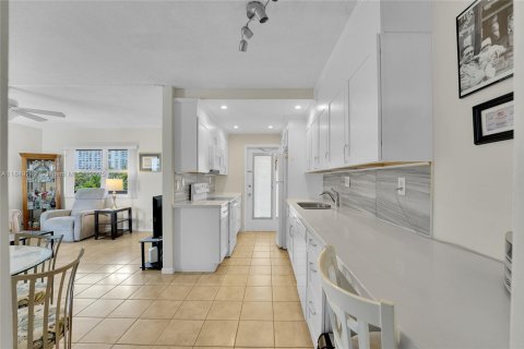 Купить кондоминиум в Лодердейл-бай-те-Си, Флорида 1 спальня, 59.46м2, № 1850854 - фото 13