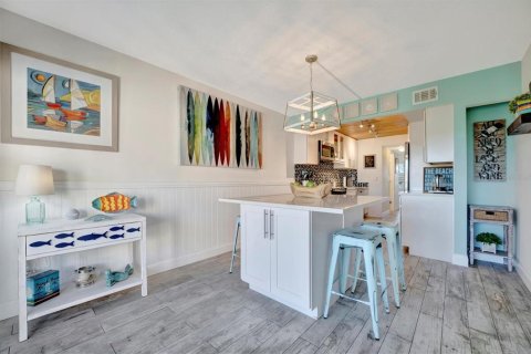 Condo in Bradenton, Florida, 1 bedroom  № 2206414 - photo 9