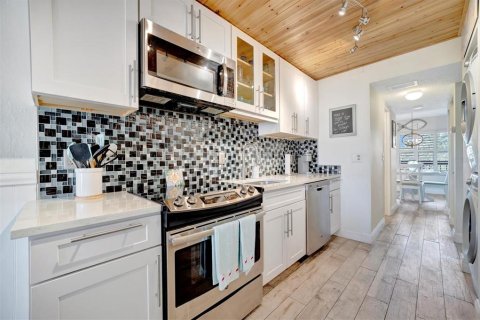 Condo in Bradenton, Florida, 1 bedroom  № 2206414 - photo 12