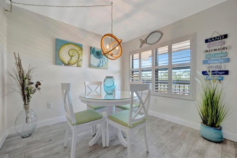 Condo in Bradenton, Florida, 1 bedroom  № 2206414 - photo 11