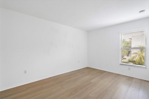 Condo in Miami, Florida, 2 bedrooms № 2082479 - photo 13