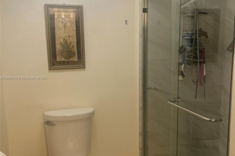 Condo in Tamarac, Florida, 2 bedrooms  № 1979799 - photo 4