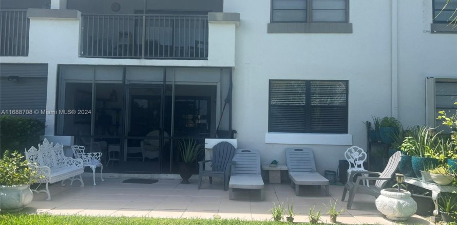 Condo in Tamarac, Florida, 2 bedrooms  № 1979799