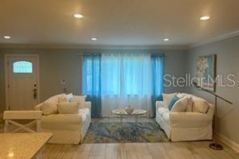 Villa ou maison à louer à Largo, Floride: 3 chambres, 144.93 m2 № 2150583 - photo 2