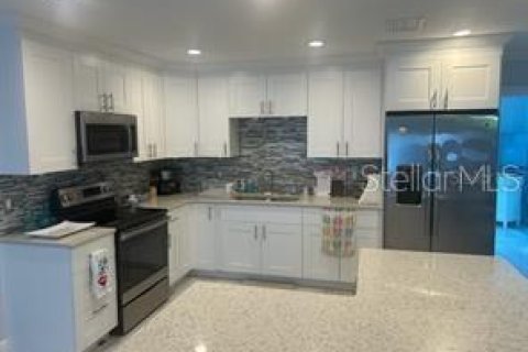 Villa ou maison à louer à Largo, Floride: 3 chambres, 144.93 m2 № 2150583 - photo 5
