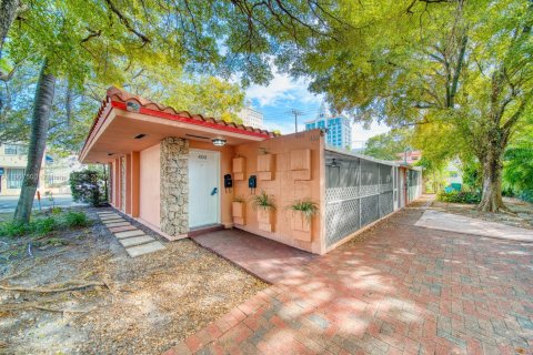 Villa ou maison à louer à Coral Gables, Floride: 2 chambres, 202.16 m2 № 1963907 - photo 20