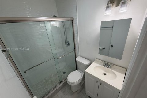 Villa ou maison à louer à Coral Gables, Floride: 2 chambres, 202.16 m2 № 1963907 - photo 4