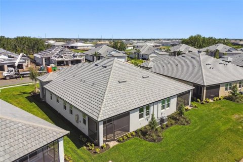 House in Lakewood Ranch, Florida 2 bedrooms, 155.24 sq.m. № 1720231 - photo 4