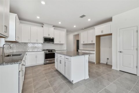 House in Lakewood Ranch, Florida 2 bedrooms, 155.24 sq.m. № 1720231 - photo 9