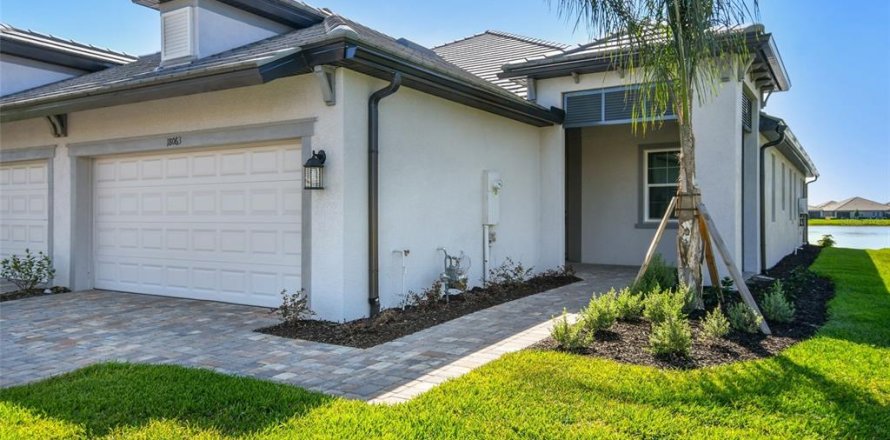 Villa ou maison à Lakewood Ranch, Floride 2 chambres, 155.24 m2 № 1720231