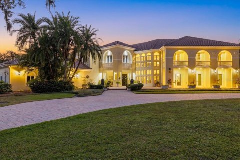 House in Sarasota, Florida 5 bedrooms, 837.79 sq.m. № 2214560