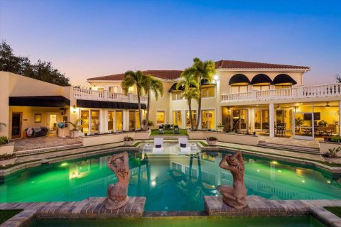 House in Sarasota, Florida 5 bedrooms, 837.79 sq.m. № 2214560 - photo 2