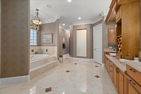 House in Sarasota, Florida 5 bedrooms, 837.79 sq.m. № 2214560 - photo 24