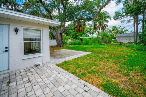 House in Saint Petersburg, Florida 2 bedrooms, 125.14 sq.m. № 2227917 - photo 15