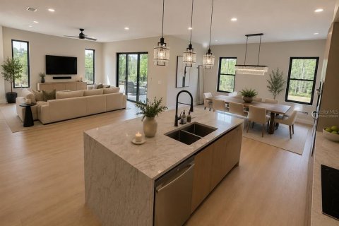 House in Orlando, Florida 4 bedrooms, 287.35 sq.m. № 2237252 - photo 10