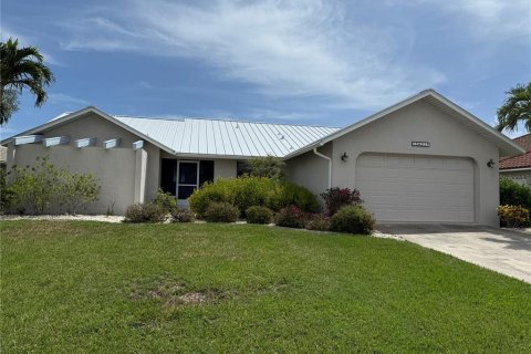 Casa en alquiler en Punta Gorda, Florida, 4 dormitorios, 189.8 m2 № 1822713 - foto 1