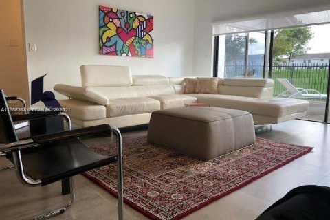 Casa en venta en Miami, Florida, 3 dormitorios, 174.19 m2 № 2057840 - foto 10
