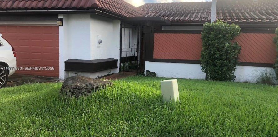 Casa en Miami, Florida 3 dormitorios, 174.19 m2 № 2057840