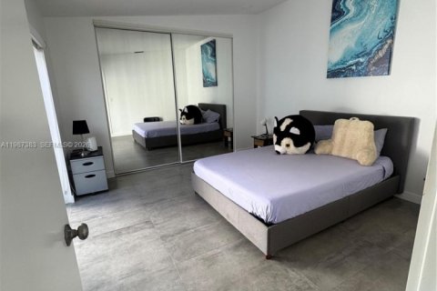 Casa en venta en Miami, Florida, 3 dormitorios, 174.19 m2 № 2057840 - foto 25