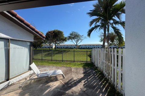 Casa en venta en Miami, Florida, 3 dormitorios, 174.19 m2 № 2057840 - foto 19