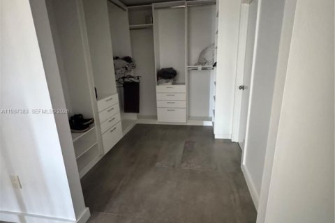 Casa en venta en Miami, Florida, 3 dormitorios, 174.19 m2 № 2057840 - foto 26