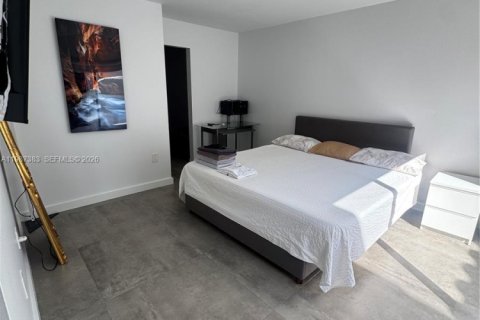 Casa en venta en Miami, Florida, 3 dormitorios, 174.19 m2 № 2057840 - foto 30