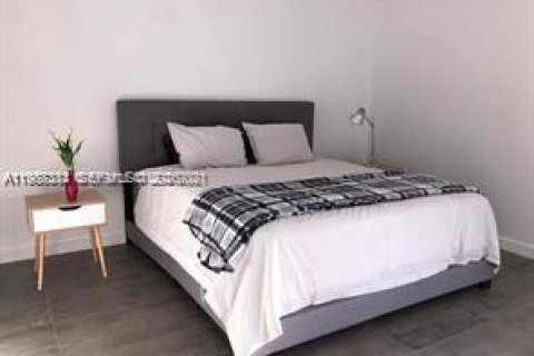 Casa en venta en Miami, Florida, 3 dormitorios, 174.19 m2 № 2057840 - foto 13