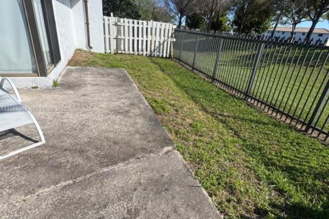 Casa en venta en Miami, Florida, 3 dormitorios, 174.19 m2 № 2057840 - foto 18