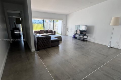 Casa en venta en Miami, Florida, 3 dormitorios, 174.19 m2 № 2057840 - foto 11