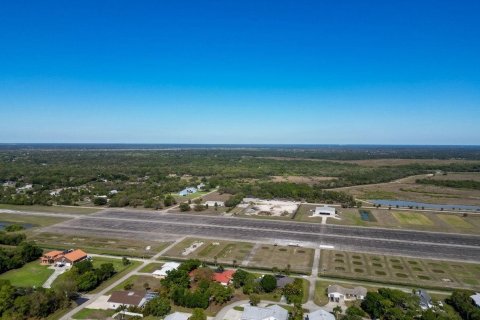 Commercial property in Fort Myers, Florida № 2146043 - photo 11