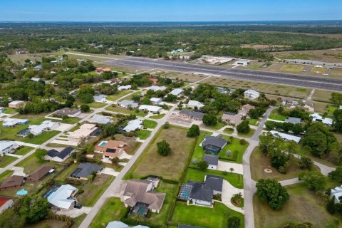 Commercial property in Fort Myers, Florida № 2146043 - photo 12